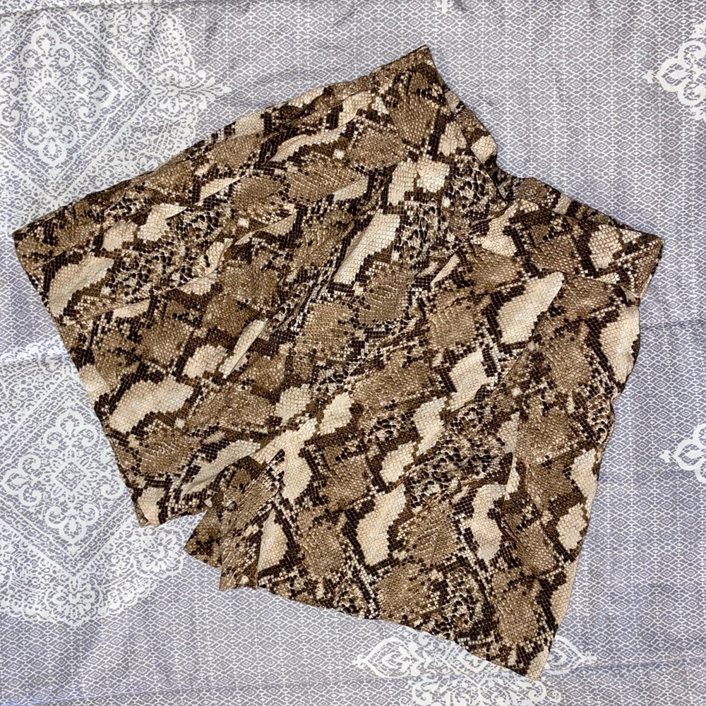 High waisted printed shorts